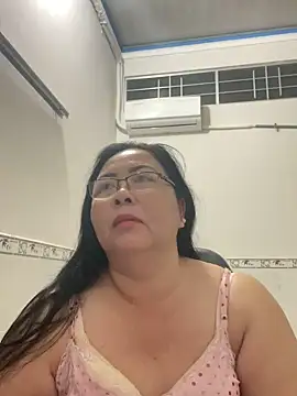 Snapshot of NDith chatting on 12-02-25, 08:48 NDith online show from 12-02-25, 08:48