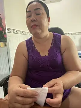 Snapshot of NDith chatting on 12-03-25, 08:56 NDith online show from 12-03-25, 08:56