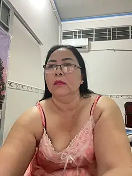 Snapshot of NDith chatting on 12-13-25, 07:53 NDith online show from 12-13-25, 07:53