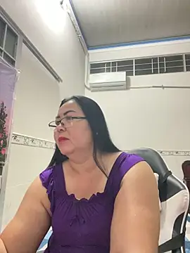 Snapshot of NDith chatting on 12-15-25, 10:03 NDith online show from 12-15-25, 10:03