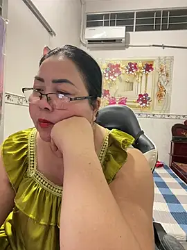 Snapshot of NDith chatting on 06-30-26, 11:22 NDith online show from 06-30-26, 11:22