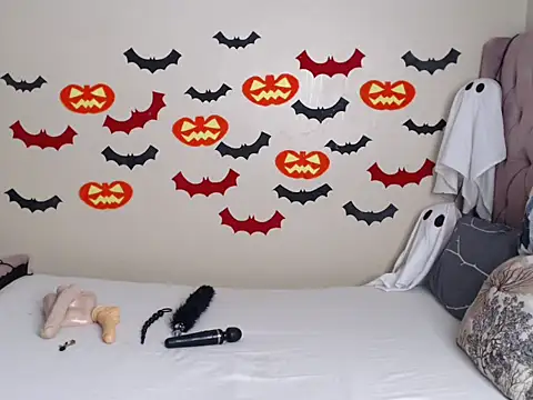 Pendo  online show from 10-28-25, 02:31