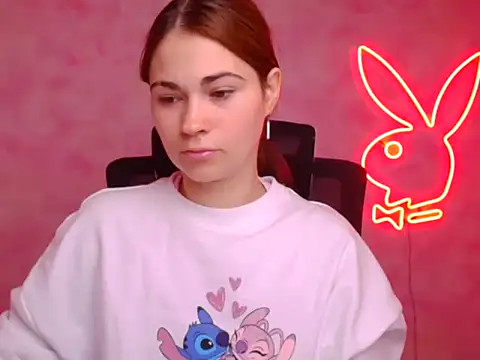 Loon Amore online show from 10-18-25, 05:10