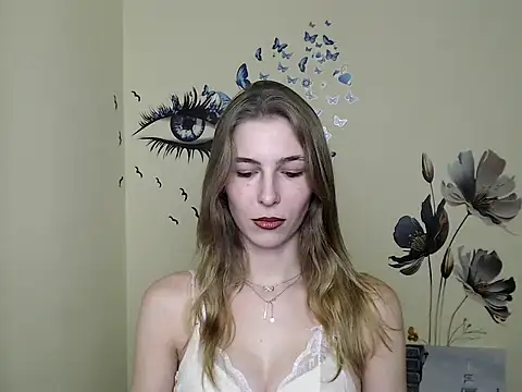 Snapshot of StrangerGi chatting on 12-19-24, 04:13 StrangerGi online show from 12-19-24, 04:13
