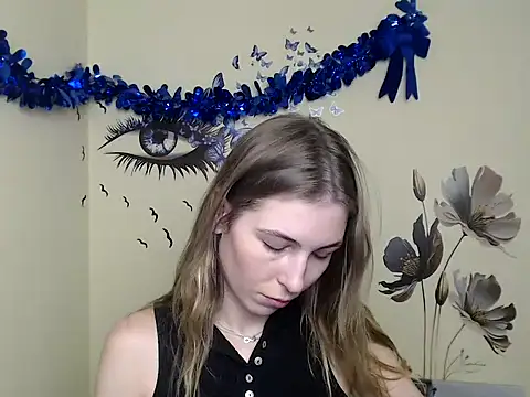 Snapshot of StrangerGi chatting on 01-04-25, 04:11 StrangerGi online show from 01-04-25, 04:11