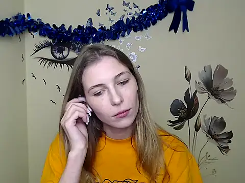 Snapshot of StrangerGi chatting on 01-11-25, 04:25 StrangerGi online show from 01-11-25, 04:25