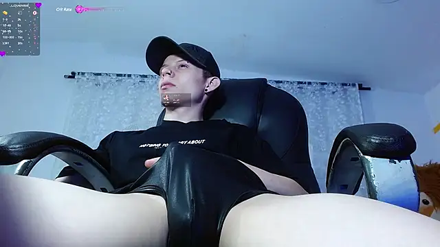 Matthew Boy  online show from 12-22-24, 10:17