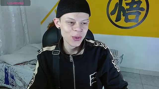 Matthew Boy  online show from 01-22-25, 06:31