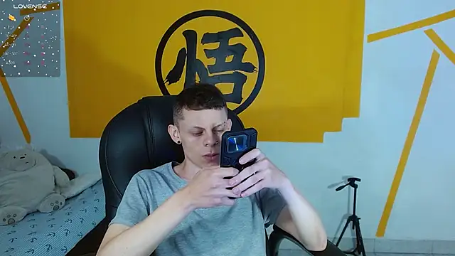 Matthew Boy  online show from 02-15-25, 01:49