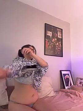 Snapshot of hannaasweet chatting on 02-16-26, 08:16 hannaasweet online show from 02-16-26, 08:16