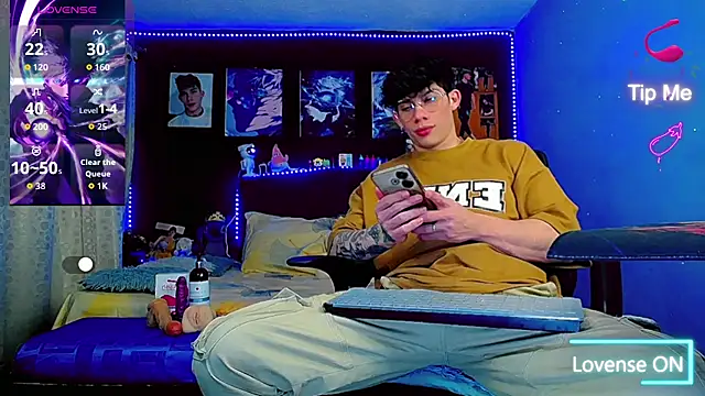 thiagomurphyy online show from 10-22-25, 03:40