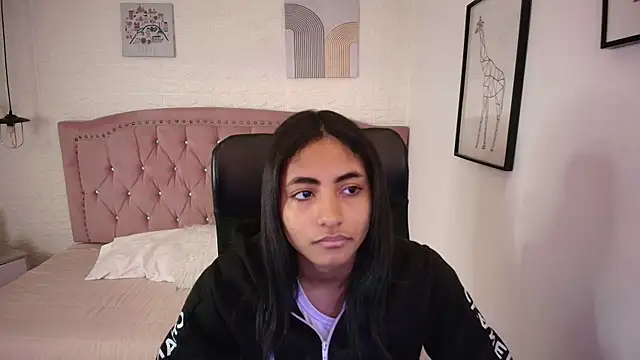 shaneelle online show from 11-18-25, 03:01