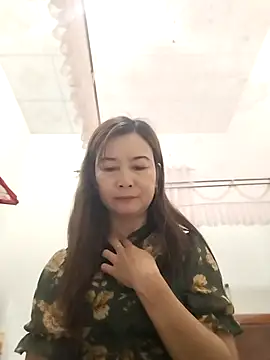 Sexy-ladyboobs20 online show from 01-04-25, 10:34