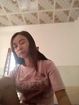 Sexy-ladyboobs20 online show from 03-06-25, 06:08