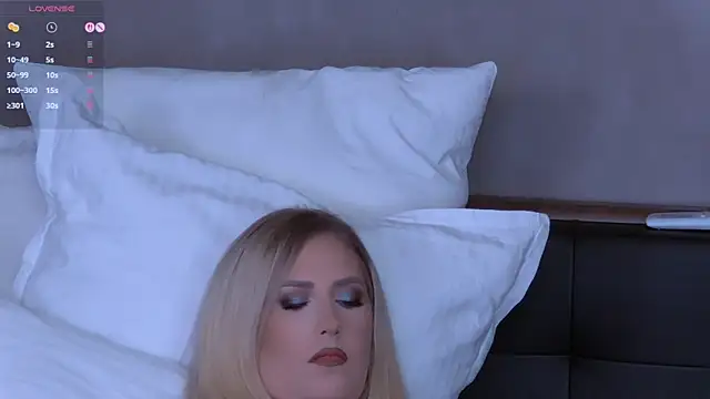 Snapshot of OndinaNoir chatting on 11-21-25, 07:01 OndinaNoir online show from 11-21-25, 07:01