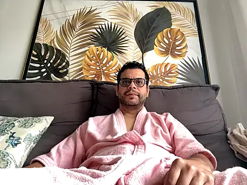 Snapshot of HornyBeachBoyBR chatting on 06-01-26, 12:40 HornyBeachBoyBR online show from 06-01-26, 12:40