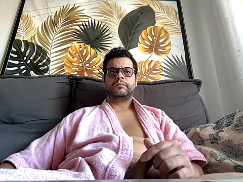 Snapshot of HornyBeachBoyBR chatting on 06-03-26, 01:14 HornyBeachBoyBR online show from 06-03-26, 01:14