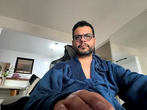 Snapshot of HornyBeachBoyBR chatting on 06-20-26, 05:05 HornyBeachBoyBR online show from 06-20-26, 05:05