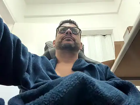 Snapshot of HornyBeachBoyBR chatting on 07-17-26, 02:34 HornyBeachBoyBR online show from 07-17-26, 02:34