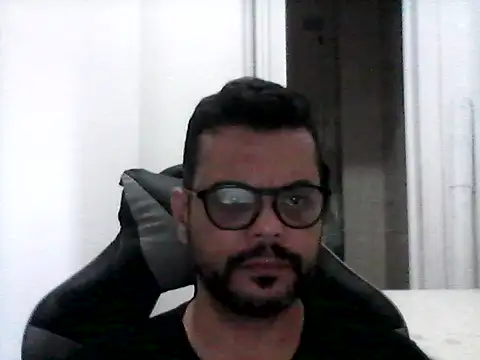 Snapshot of HornyBeachBoyBR chatting on 07-28-26, 02:24 HornyBeachBoyBR online show from 07-28-26, 02:24