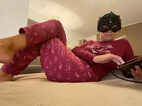 Marilou1983 online show from 09-10-25, 08:20