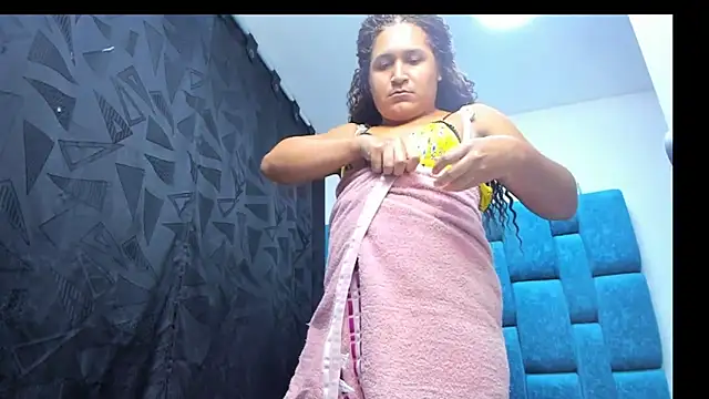 Snapshot of dirtygirl_hot chatting on 03-22-25, 07:57 dirtygirl hot online show from 03-22-25, 07:57