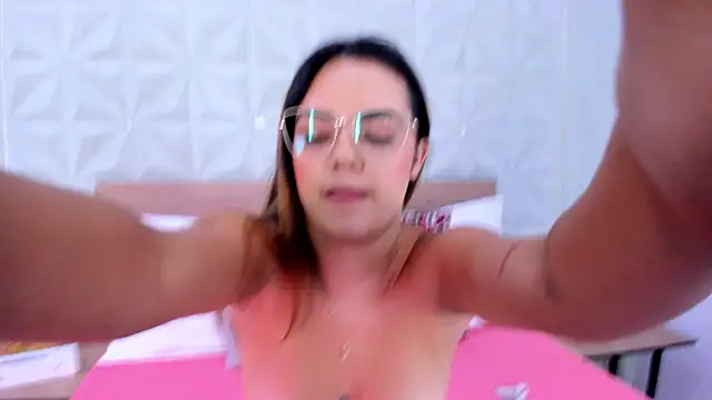Stacey white  online show from 06-04-26, 08:37