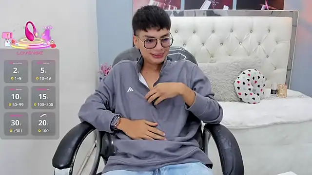 Snapshot of Noha_scott chatting on 05-09-26, 10:37 Noha scott online show from 05-09-26, 10:37