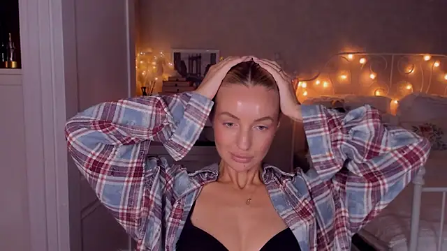 aestetick online show from 10-11-25, 03:43