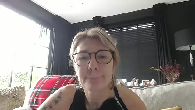 godinflower online show from 10-12-25, 08:02