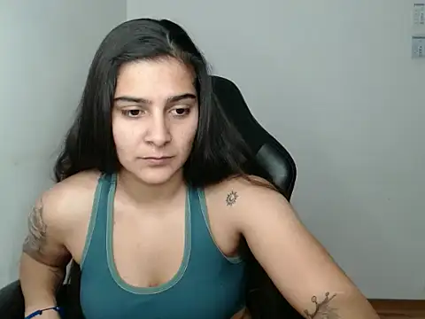 Amanda5Biceps online show from 11-19-25, 06:30