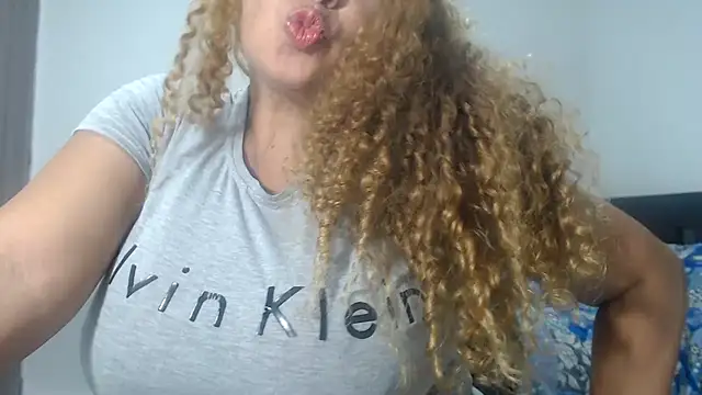 Snapshot of BustyAmanda chatting on 02-21-25, 04:18 BustyAmanda online show from 02-21-25, 04:18