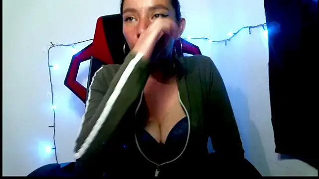 Snapshot of catalina_colombia chatting on 02-13-25, 06:27 catalina colombia online show from 02-13-25, 06:27