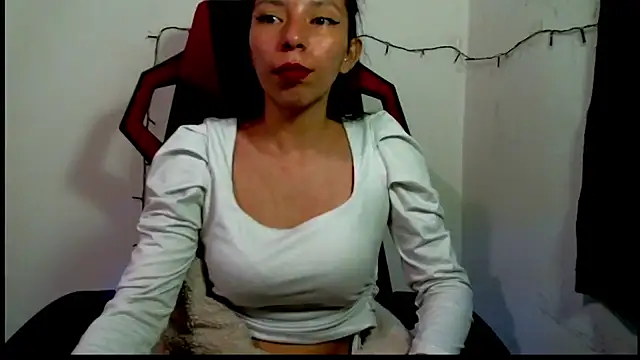 Snapshot of catalina_colombia chatting on 03-19-25, 05:17 catalina colombia online show from 03-19-25, 05:17
