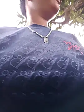 Snapshot of Broan_me chatting on 02-17-25, 05:04 Broan me online show from 02-17-25, 05:04