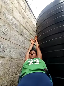 Snapshot of Broan_me chatting on 03-04-25, 02:10 Broan me online show from 03-04-25, 02:10