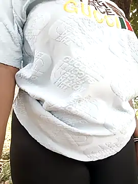 Snapshot of Broan_me chatting on 03-06-25, 11:47 Broan me online show from 03-06-25, 11:47