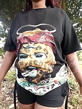 Snapshot of Broan_me chatting on 10-05-25, 05:50 Broan me online show from 10-05-25, 05:50