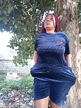 Snapshot of Broan_me chatting on 10-13-25, 05:29 Broan me online show from 10-13-25, 05:29