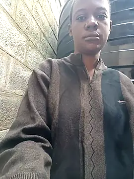 Snapshot of Broan_me chatting on 11-11-25, 05:18 Broan me online show from 11-11-25, 05:18