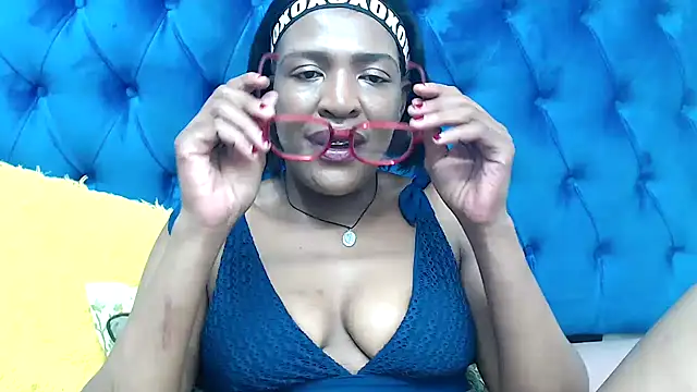 SpicyQueenxxxx online show from 03-20-26, 06:24