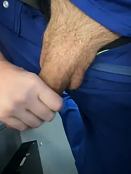 Snapshot of 34thwonder chatting on 12-18-24, 02:17 34thwonder online show from 12-18-24, 02:17