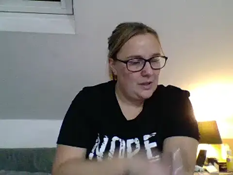 Snapshot of scrummymummy2 chatting on 12-30-24, 10:12 scrummymummy2 online show from 12-30-24, 10:12