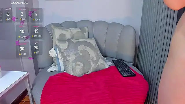 Nahiajhonson  online show from 01-13-25, 03:15