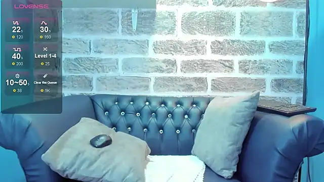 Nahiajhonson  online show from 01-22-25, 12:49