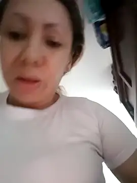 Snapshot of coral_smitth chatting on 09-20-25, 09:05 coral smitth online show from 09-20-25, 09:05