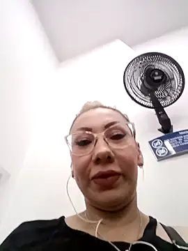 Snapshot of coral_smitth chatting on 10-02-25, 06:26 coral smitth online show from 10-02-25, 06:26