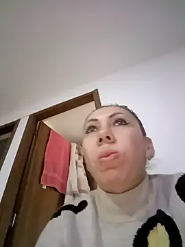 Snapshot of coral_smitth chatting on 10-14-25, 07:36 coral smitth online show from 10-14-25, 07:36