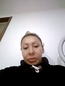 Snapshot of coral_smitth chatting on 11-06-25, 03:02 coral smitth online show from 11-06-25, 03:02