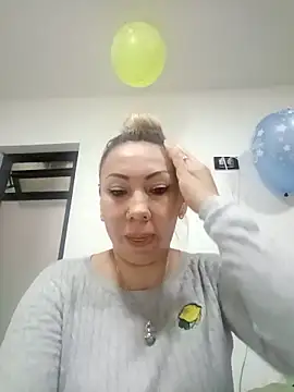 Snapshot of coral_smitth chatting on 11-10-25, 04:17 coral smitth online show from 11-10-25, 04:17